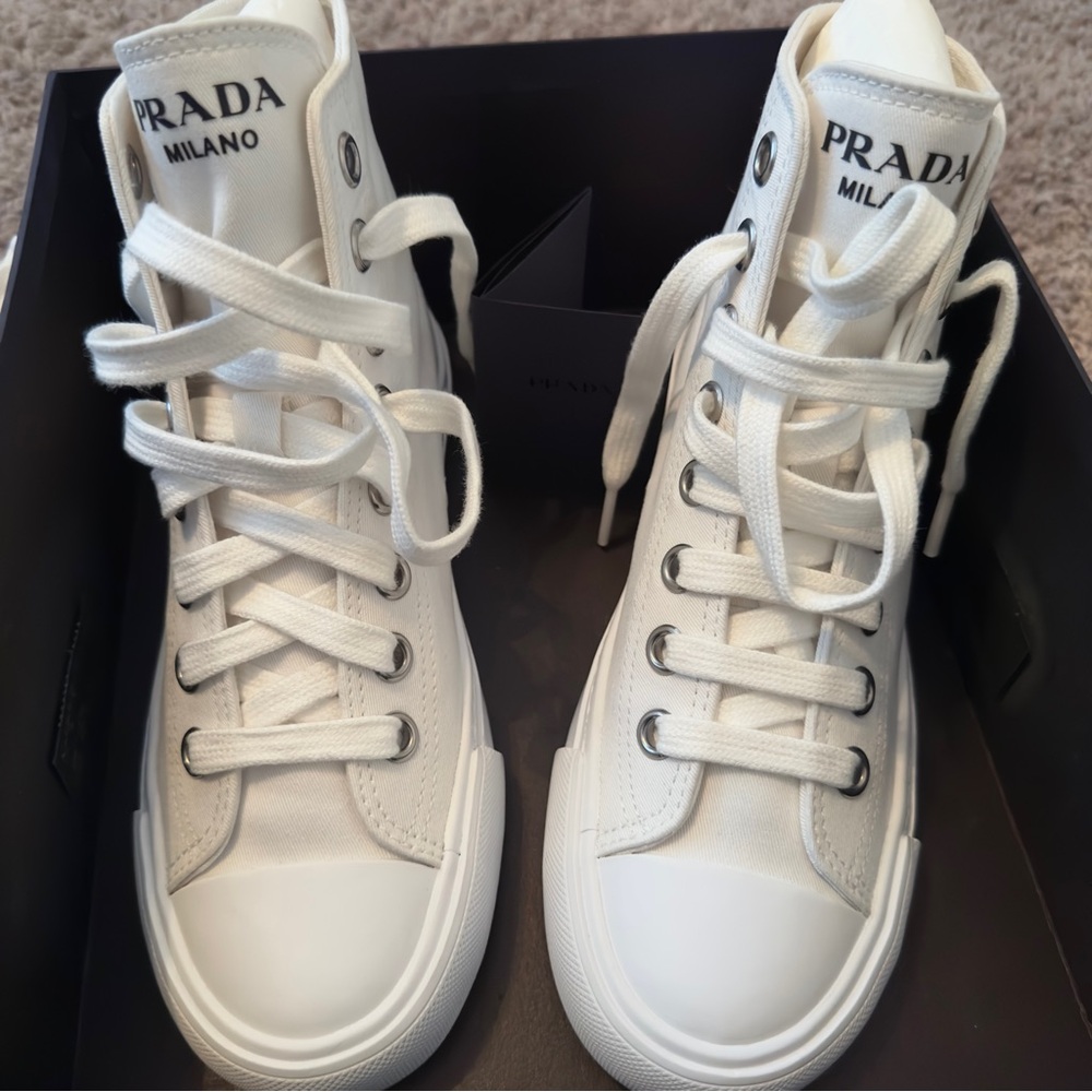 Prada Bianco Sneakers
